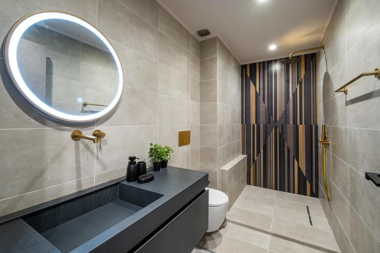 דירות אתונה Exarcheia Vibe Penthouse 1 מראה חיצוני תמונה